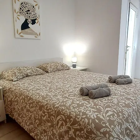 Spacious Apartment With Amazing View And Air Conditioning Apartment