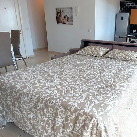Spacious Apartment With Amazing View And Air Conditioning Apartment *