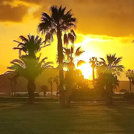 Beautiful 4 Bedroom House With Phenomenal Golf And Mountain Views Aparthotel San Miguel de Abona