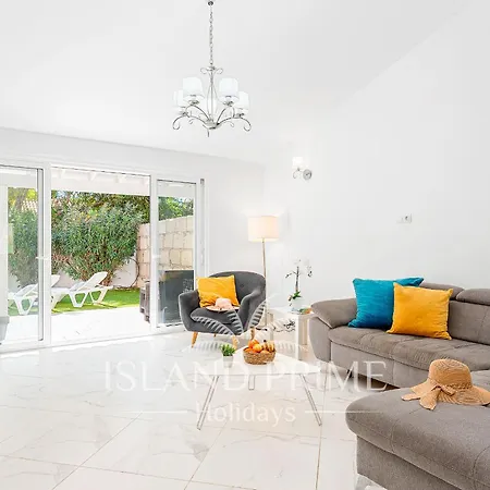 Family Villa In A Heated Pool Complex In Golf Del Sur Fv4 San Miguel de Abona