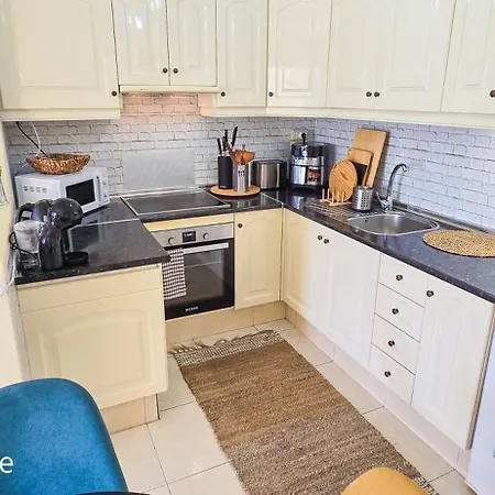 Mona's Point Tenerife - Aircon, Private Parking And Heated Pool Apartment San Miguel de Abona