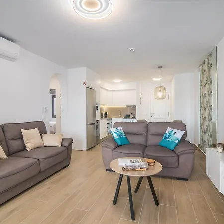 Casa Zuza - Ac, Heated Pool, 2 Terraces, 2 Bedrooms & Bathrooms, Tv Channels Apartment