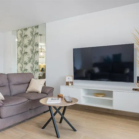 Casa Zuza - Ac, Heated Pool, 2 Terraces, 2 Bedrooms & Bathrooms, Tv Channels Apartment