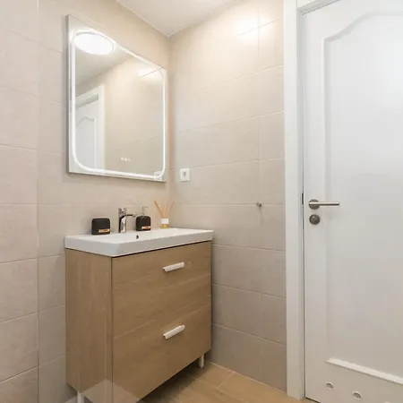 Apartment Casa Zuza - Ac, Heated Pool, 2 Terraces, 2 Bedrooms & Bathrooms, Tv Channels
