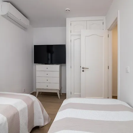 Casa Zuza - Ac, Heated Pool, 2 Terraces, 2 Bedrooms & Bathrooms, Tv Channels