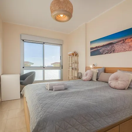 Sunny Ocean View - Pool, Fibre Net Apartment