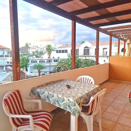 Bright And Spacious Rental With Ocean View Apartment *