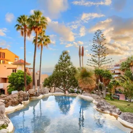 Apartment With Pool And Gardens Near The Coast San Miguel de Abona