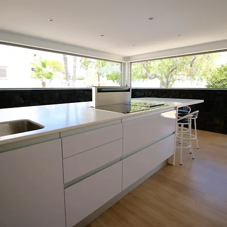 Alamo Park Villa *