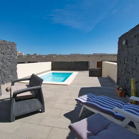 Villa Sun Bay Villas, Lovely 3 Bed With Private Pool & Sea Views