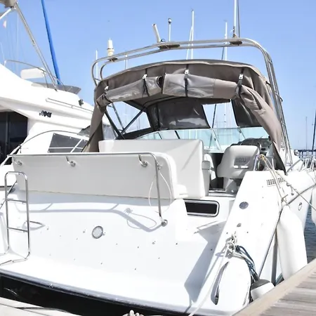 Luxury Boat Karamba I Botel *
