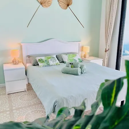 Aparthotel Fantastic Sea And Golf Course View House With 3 Bedrooms *