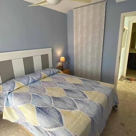Romantico Frente Al Mar Amarilla Golf *