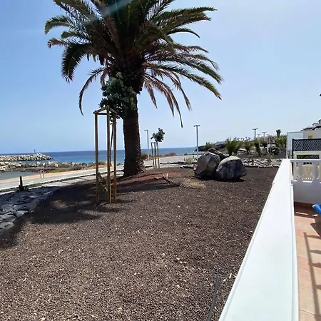 Romantico Frente Al Mar Amarilla Golf